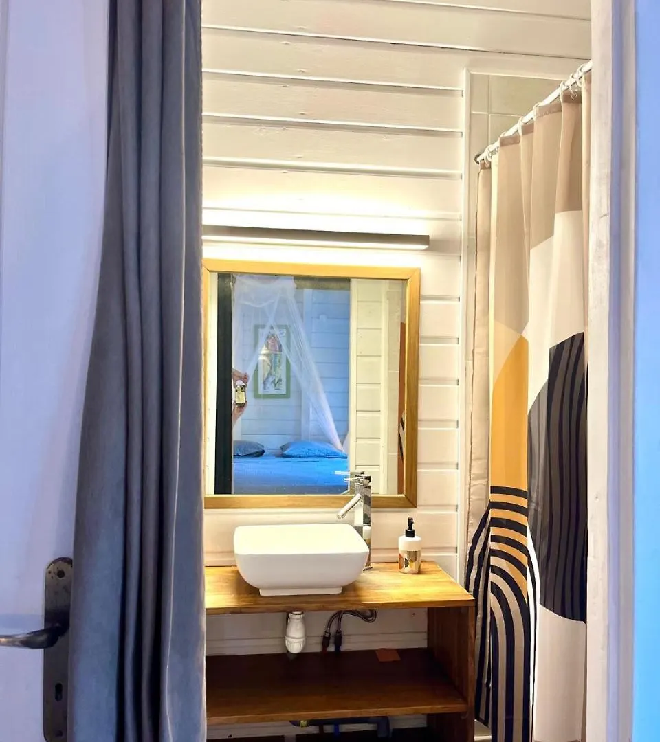 Kay Blue Traditional Creole House Les Trois-Ilets